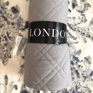 London Fog Gray Luxury Oversized Throw NWT